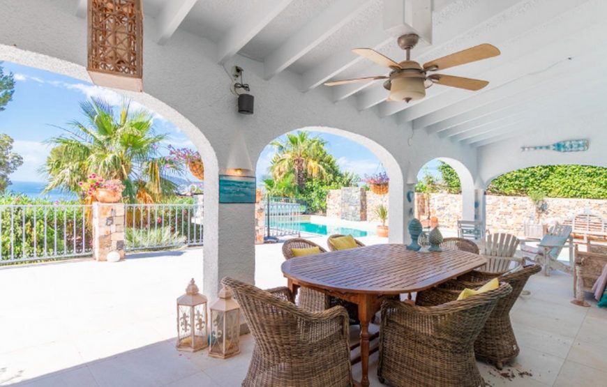 Beautiful villa with a contemporary Ibizan style