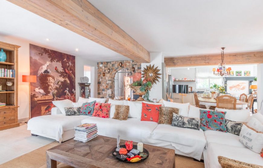 Beautiful villa with a contemporary Ibizan style