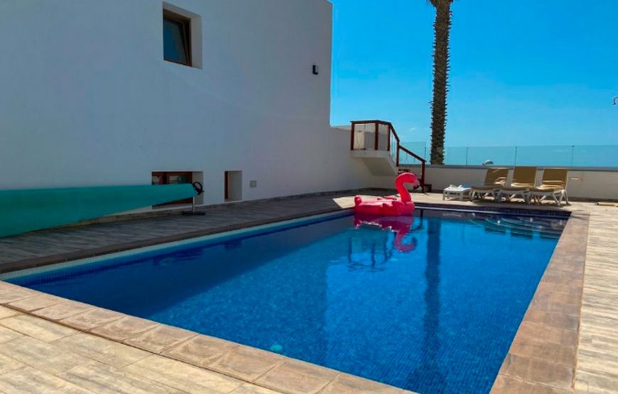 Dream property with 3 floors and sea views