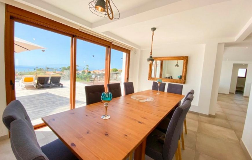 Dream property with 3 floors and sea views