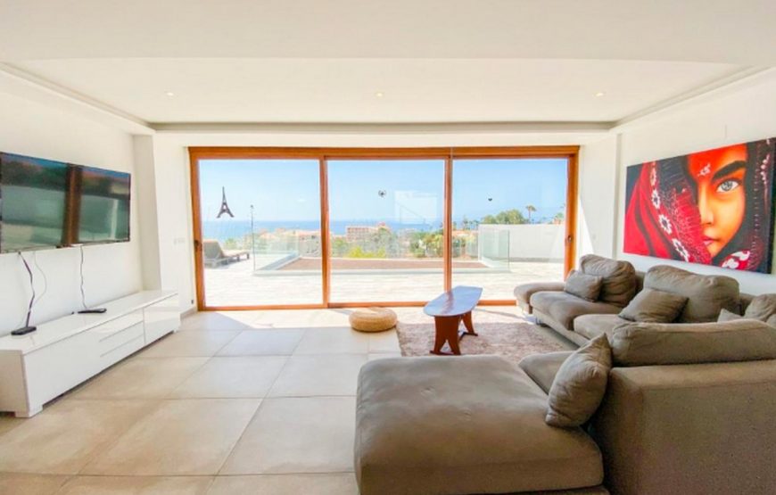 Dream property with 3 floors and sea views