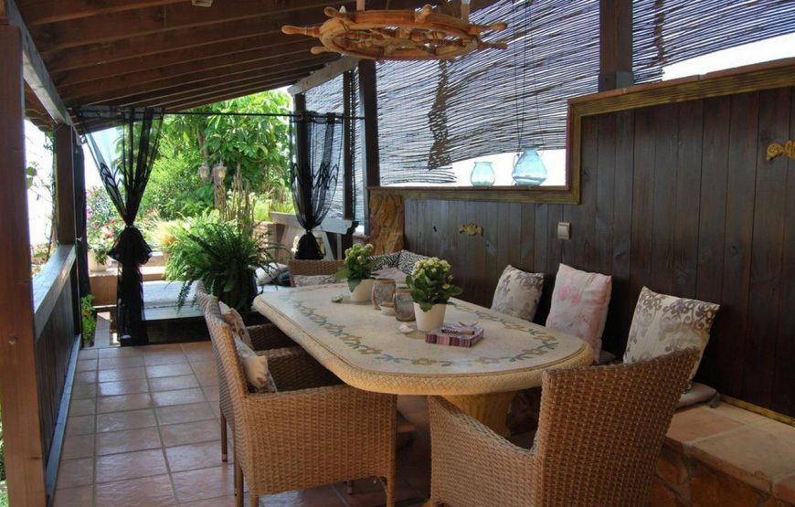 Villa with heated pool, jacuzzi and sea views