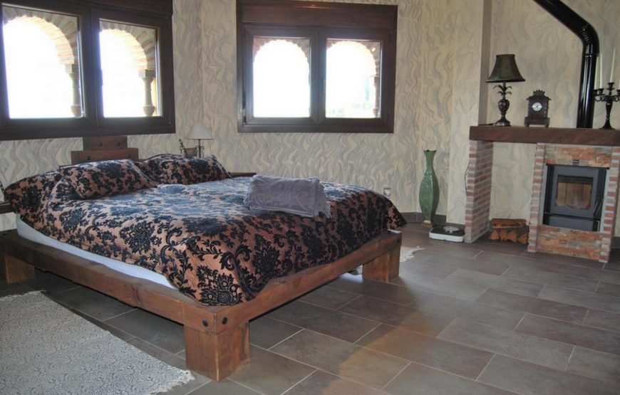 Villa with heated pool, jacuzzi and sea views