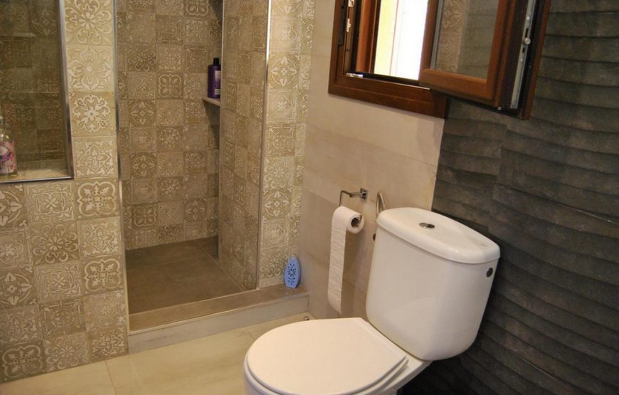 Villa with heated pool, jacuzzi and sea views