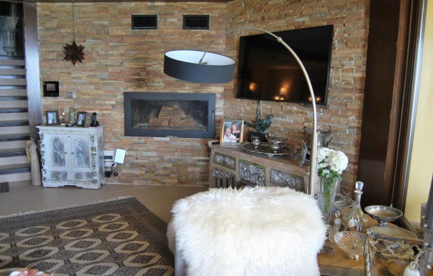 Villa with heated pool, jacuzzi and sea views
