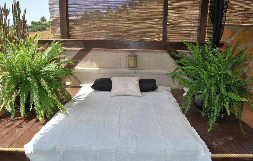 Villa with heated pool, jacuzzi and sea views