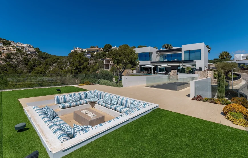 Exclusive villa with views in Puerto de Andratx