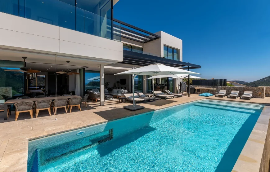 Exclusive villa with views in Puerto de Andratx