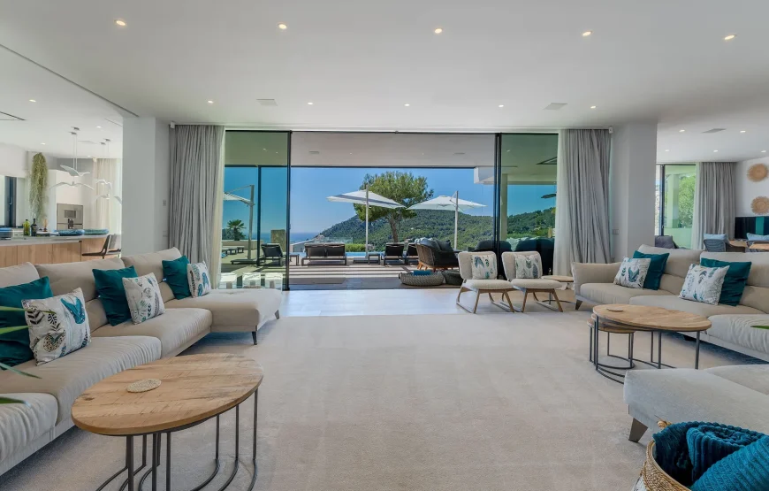 Exclusive villa with views in Puerto de Andratx