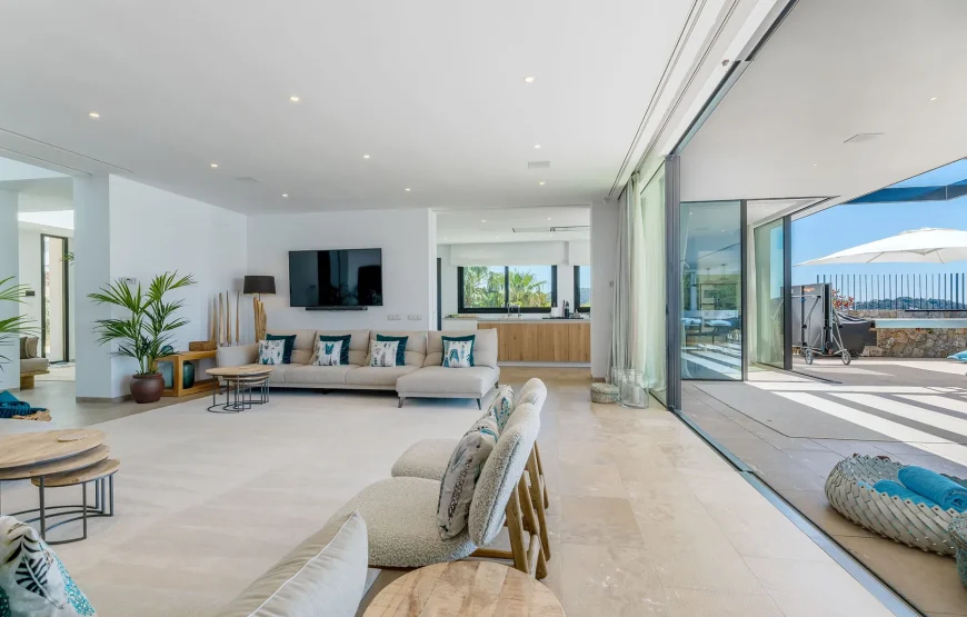 Exclusive villa with views in Puerto de Andratx