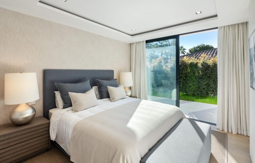 4 bedroom luxury Villa in Marbella, Andalusia