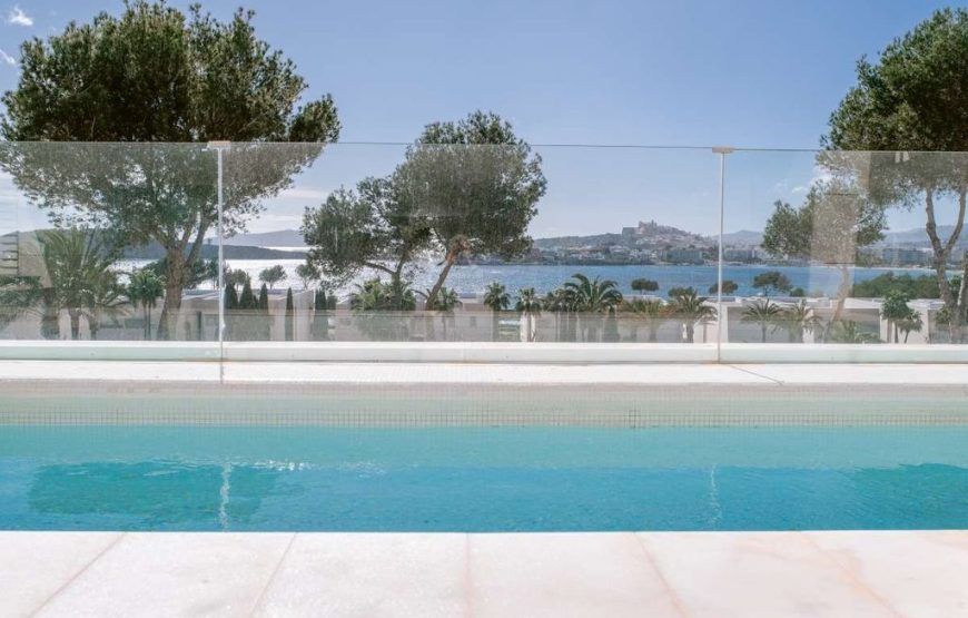 Luxury Flat in Playa de Talamanca, Spain
