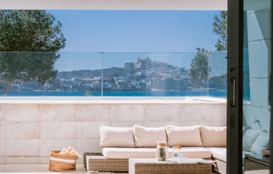 Luxury Flat in Playa de Talamanca, Spain