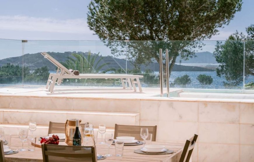 Luxury Flat in Playa de Talamanca, Spain