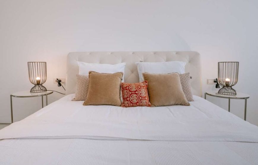 Luxury Flat in Playa de Talamanca, Spain