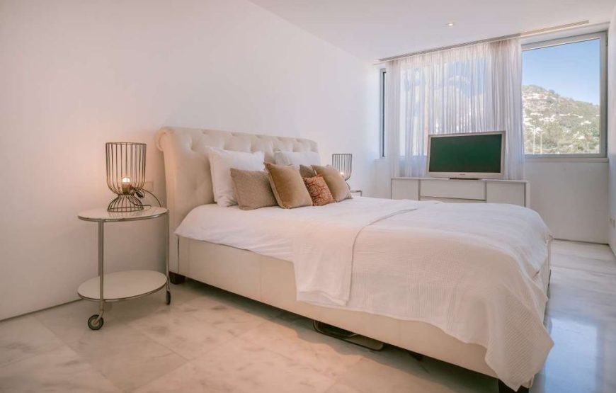 Luxury Flat in Playa de Talamanca, Spain