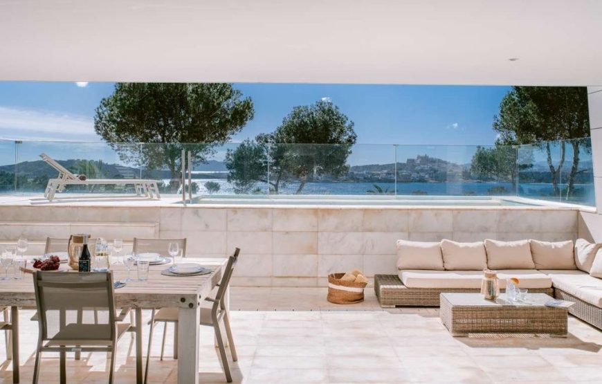 Luxury Flat in Playa de Talamanca, Spain